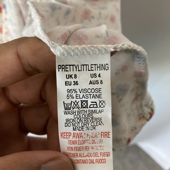 PrettyLittleThing Cream Ditsy Floral Tie Front Dress - Picture 3 of 9